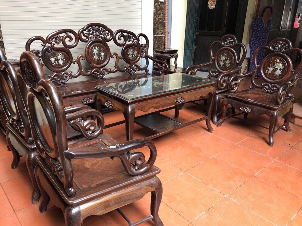 Dịch vụ thu mua đồ gỗ cũ các loại giá cao tận nhà tại TPHCM