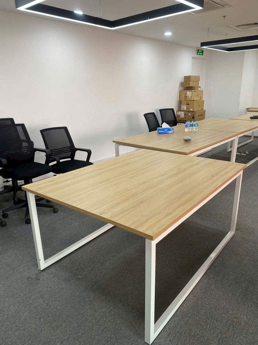 Dịch vụ thu mua nội thất văn phòng cũ trọn gói giá cao tại TP.HCM