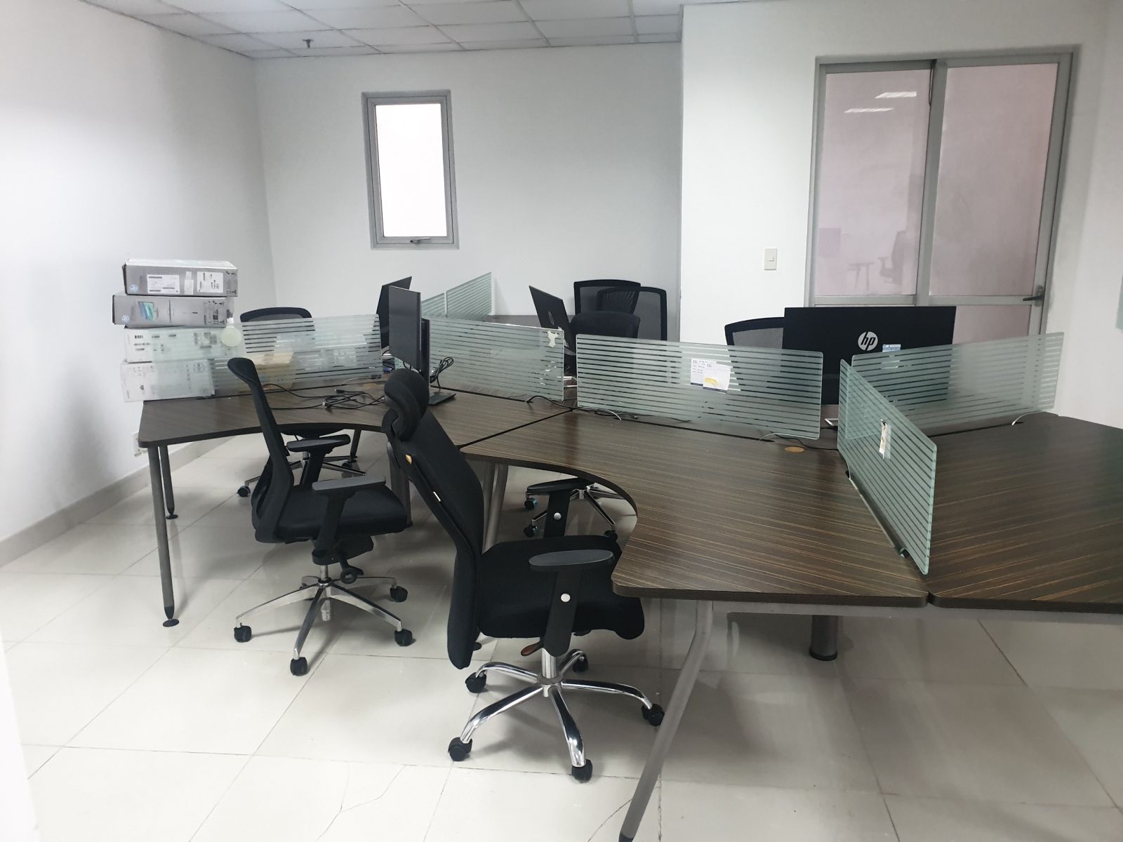 Dịch vụ thu mua thanh lý vách ngăn văn phòng cũ giá cao tại TPHCM